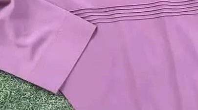 Pintuck pleat stitching detail